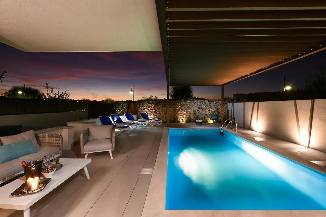 Villa La Thalia Nin